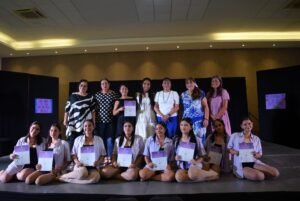 Jueves de Artes 8M RAÍCES, AURA Colectivo de Danza_b