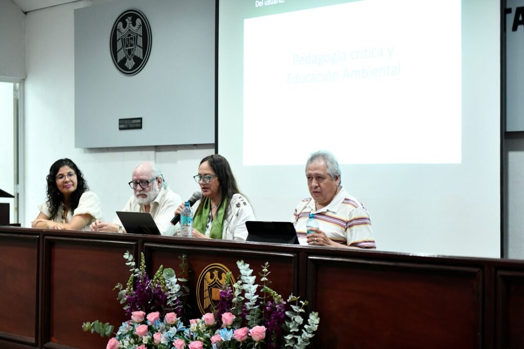 Panel sobre Pedagogía crítica de la educación ambiental_Abarca, Javier, moderadora y Armando
