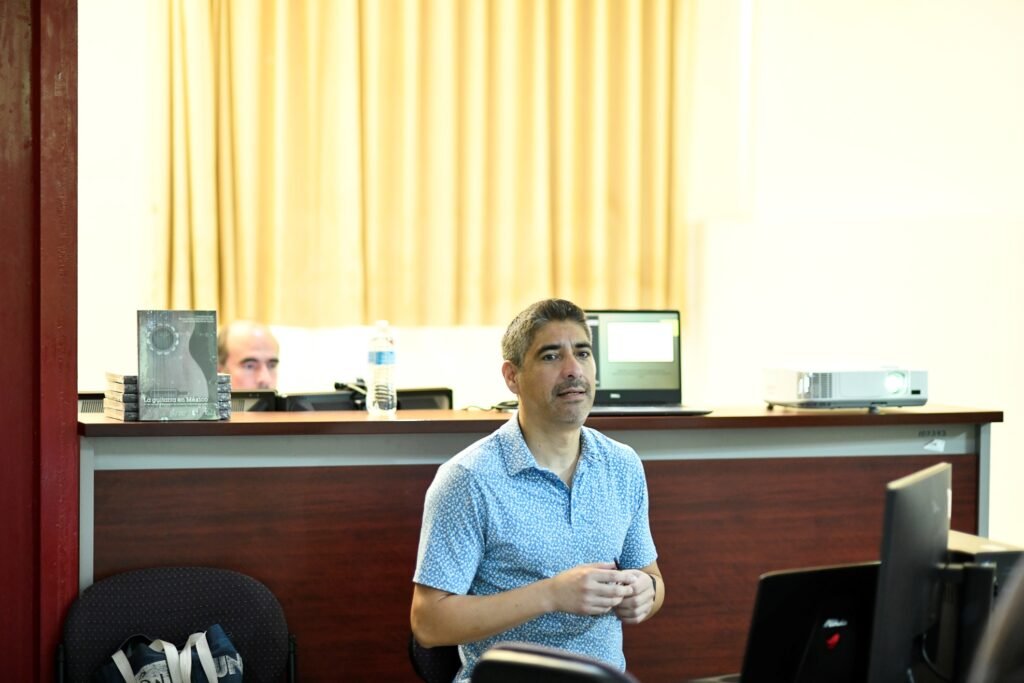 Presentan libro que estudia la guitarra en México_Arturo