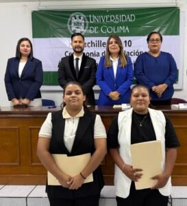 Bach 10 titula a dos egresadas de Técnico en Contabilidad_c