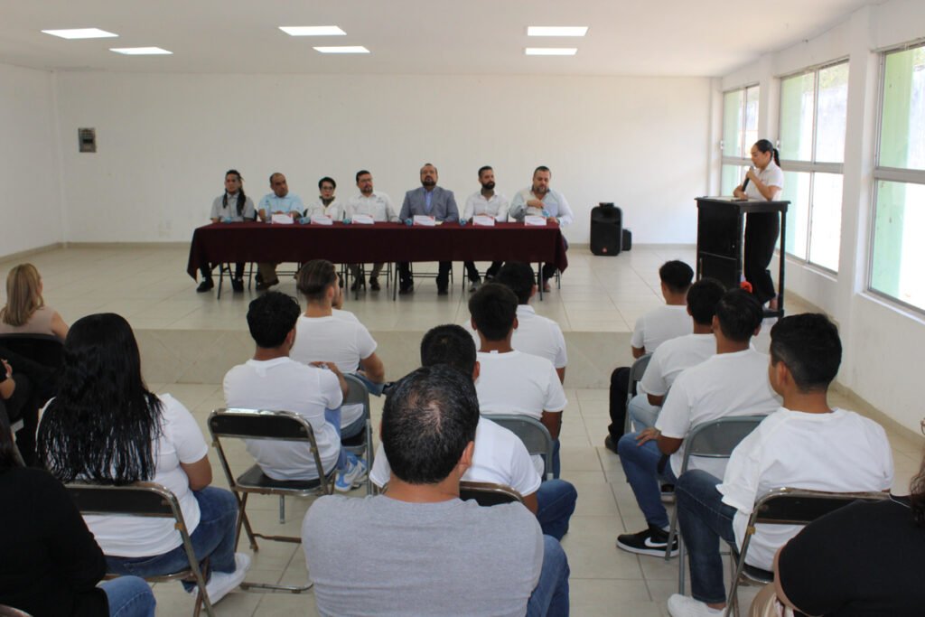 Buscan hacer germinar voces nuevas en jóvenes en resguardo