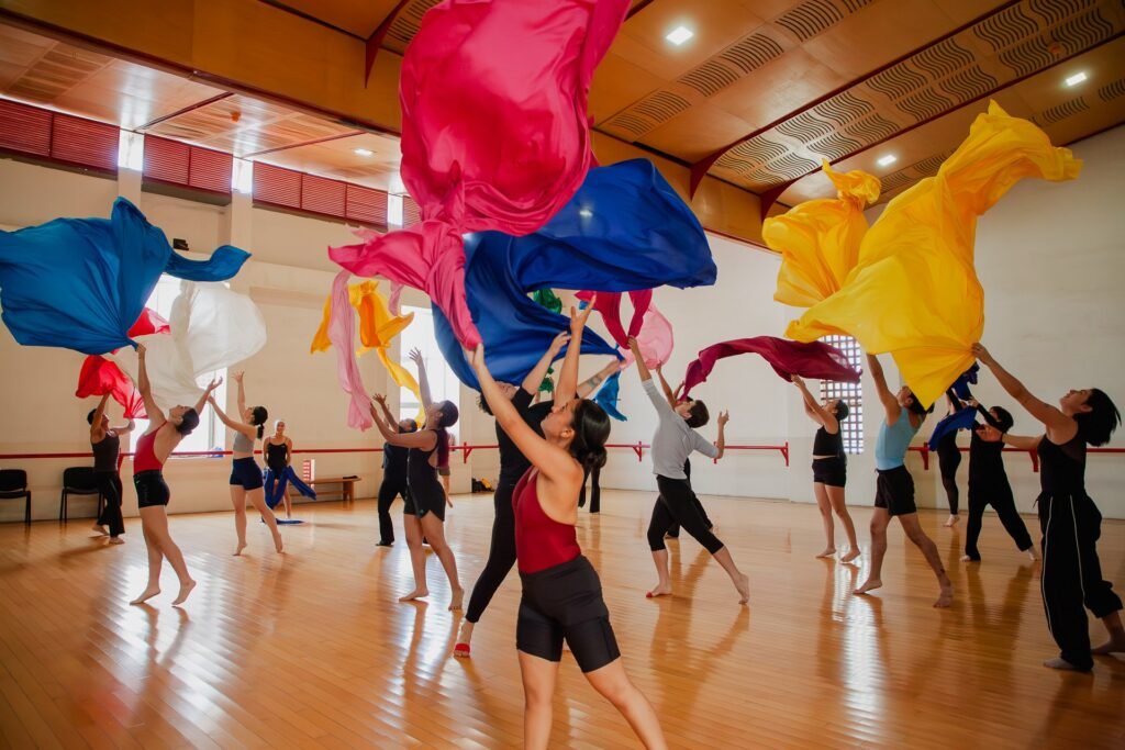 Invita Univerdanza a un Viaje a tierra clara