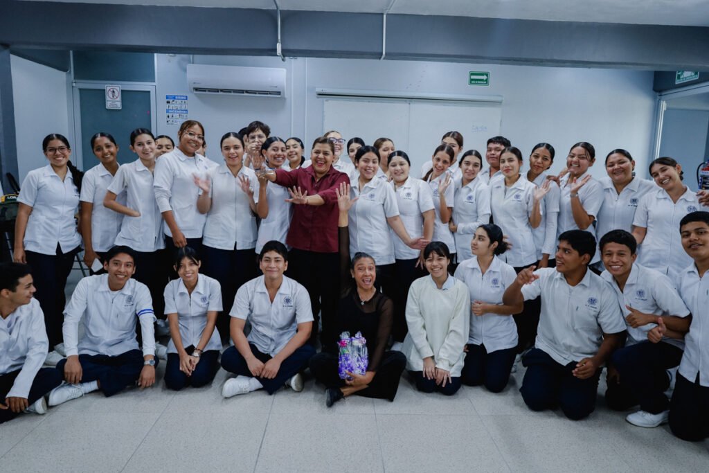 Laboratorio entre mujeres, Manzanillo_a