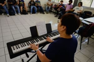 Más cultura, más humanidad, en Ciencias Quimicas_c