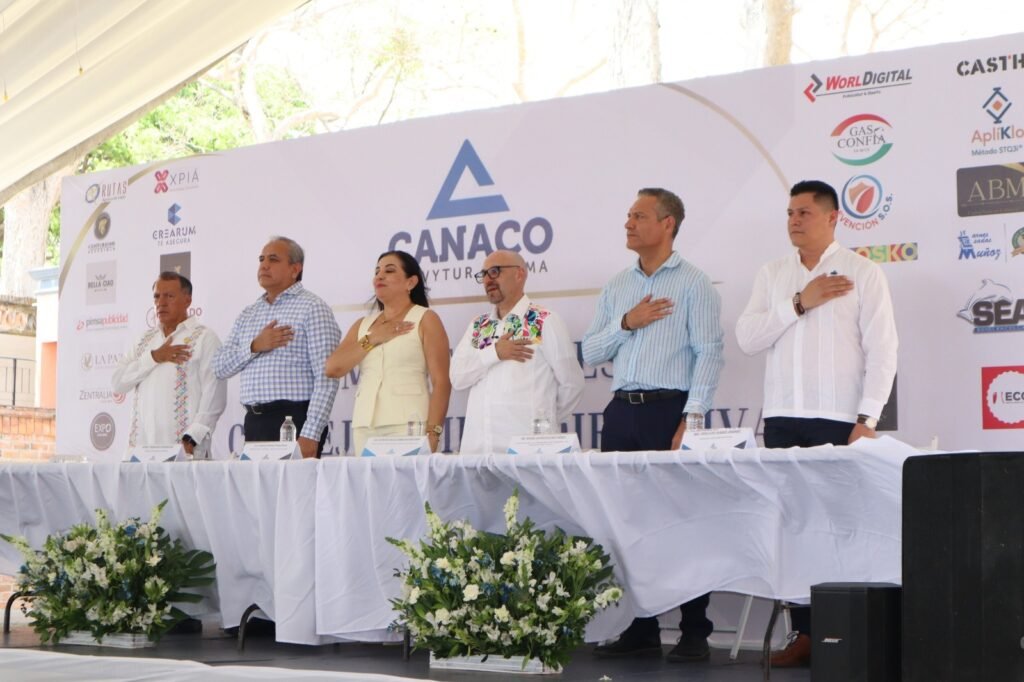 UdeC en Toma de Protesta de CANACO SERVYTUR Colima