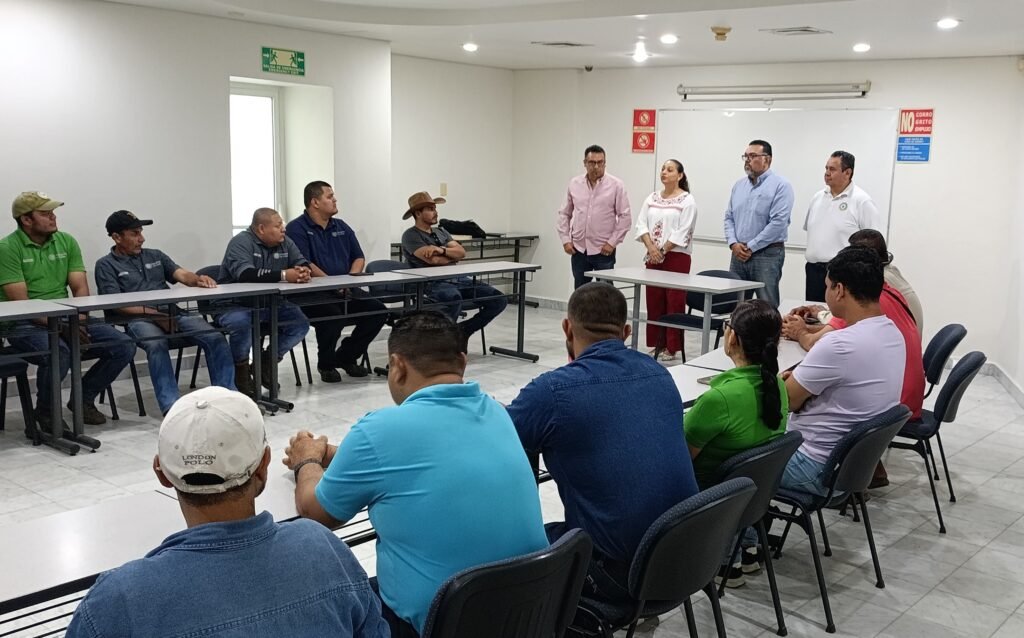 Capacita UdeC a su personal de servicios generales_b