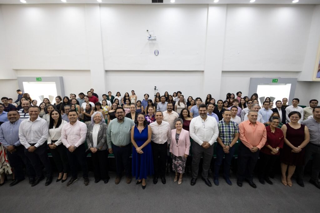 Celebran 45 años del Centro Universitario de Investigaciones Jurídicas_a