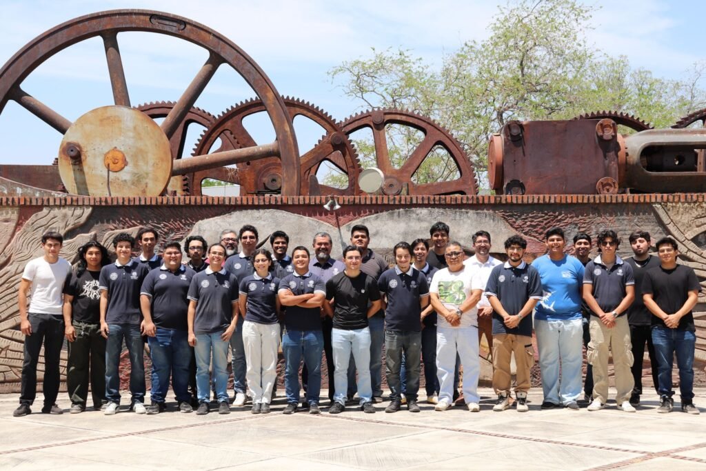Estudiantes de FIME presentan proyectos en congreso internacional