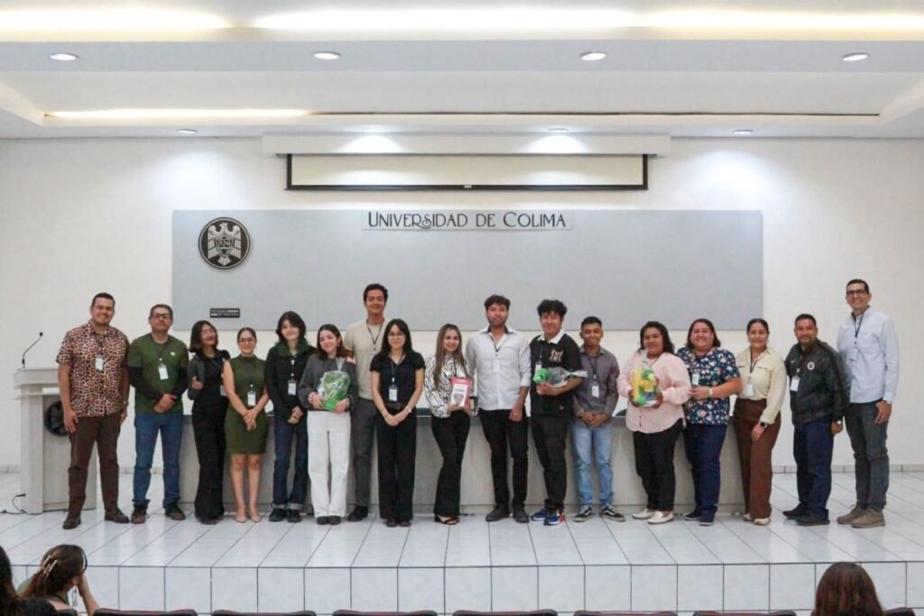 Estudiantes de la UdeC y de la UIEM comparten investigaciones académicas_b