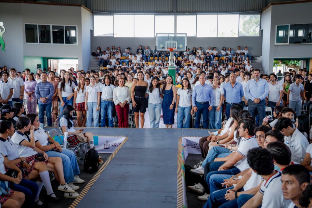 Estudiantes del campus colima conocen ColiBecas para el Futuro_e