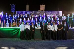 Festeja 24 años cantándole al amor la Rondalla Voces Universitarias_g