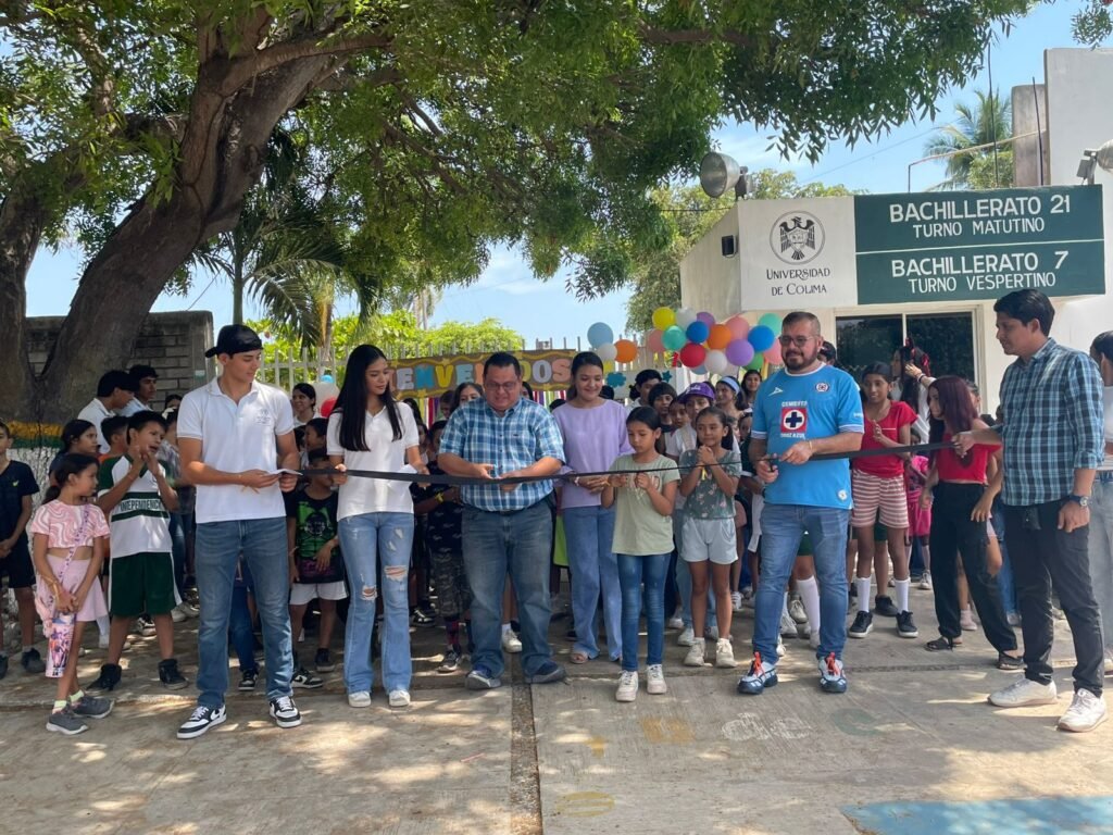 Festejan a 123 niños de la Primaria Independencia, en Armería