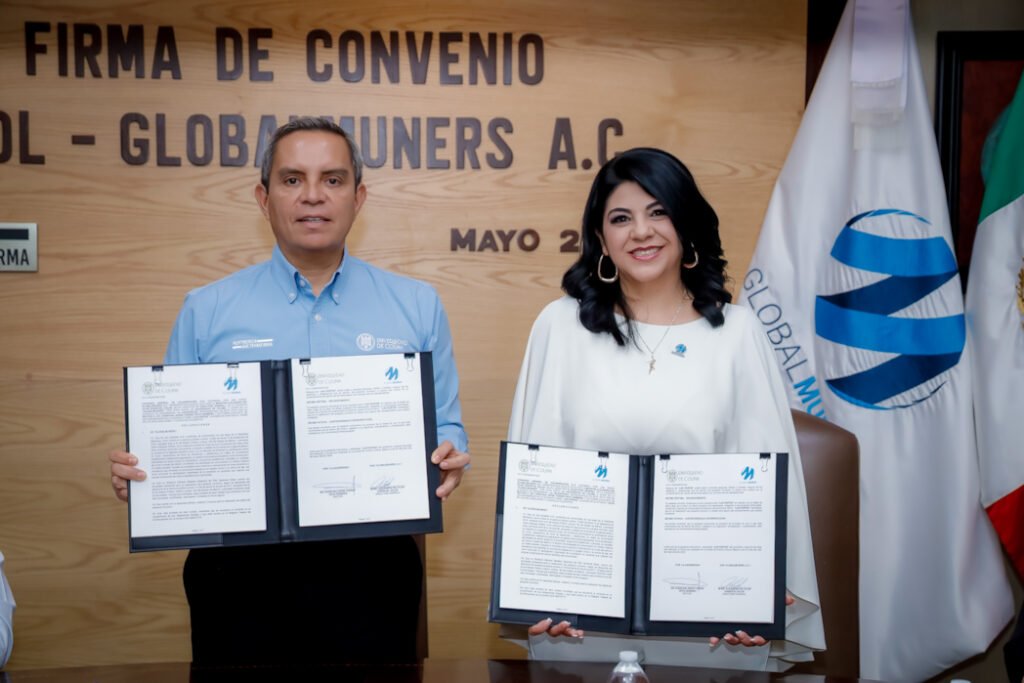 Firman convenio de colaboración UdeC-GLOBALMUNERS A.C._a