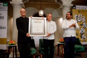 Gabriel de la Mora, Maestro Universitario Distinguido de la UdeC