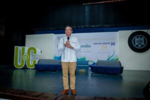 La universidad no reemplaza a la familia_Christian Torres Ortiz_Rector