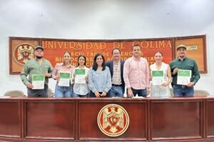 Realizan foro de egresados en la FCBA de Tecomán