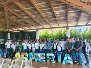 Visitan estudiantes del Bach 7 Tortugario de Cuyutlán