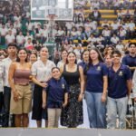 En Manzanillo, Indira Vizcaíno explica Mi ColiBeca para el Futuro a miles de estudiantes