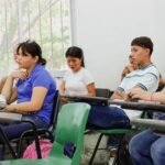 Aprenden sobre fotografía y música bachilleres de Tecomán