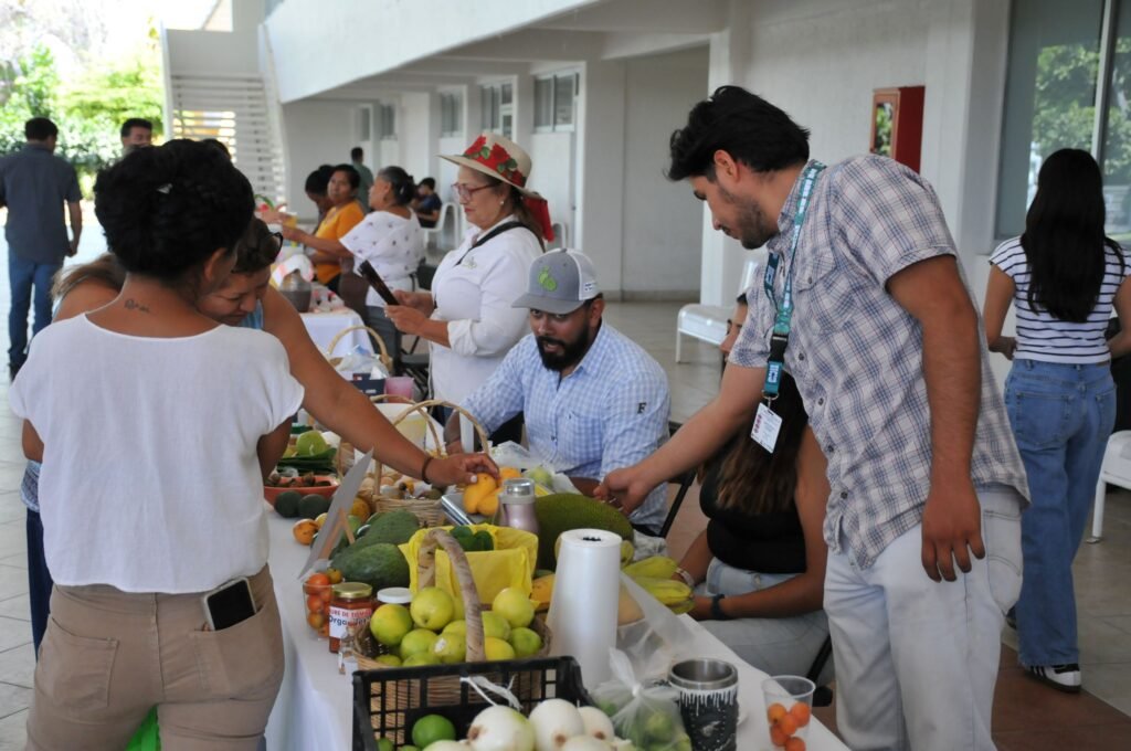 Del campo al campus, mercadito agroecológico en UdeC