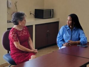 Docente colombiana en la Facultad de Derecho_d