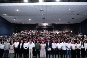 Egresan 161 jóvenes del Bachillerato 30_f