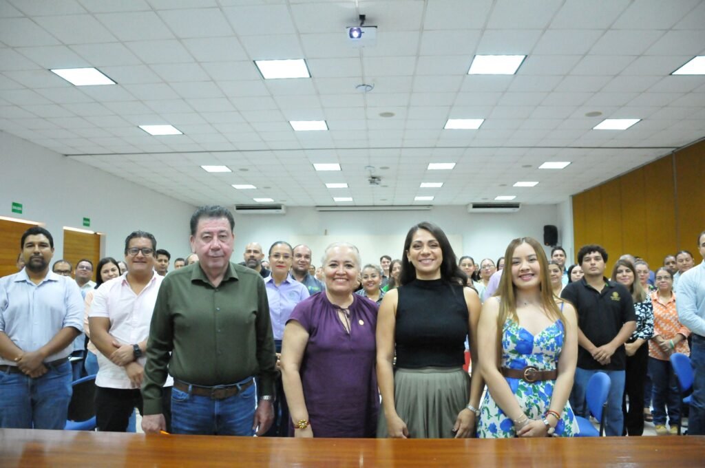 Fortalece UdeC su cuerpo directivo y académico con curso de Gestión Escolar