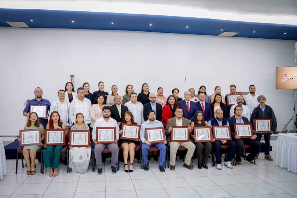 Premio Estatal de Periodismo a 3 trabajadores UdeC y una alumna_Premiados
