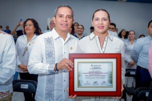Voluntariado UdeC recibe Premio Estatal al Cuidado del Medio Ambiente_b