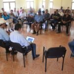 Productores de mango en Manzanillo escuchan alternativas de financiamiento para capacitación de agua