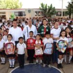 Gobierno de Indira Vizcaíno entrega ColiBecas Mochilas, Útiles y Uniformes a 176 estudiantes de Pueblo Juárez