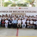 Educación Colima y Contecon Manzanillo entregan becas de excelencia educativa