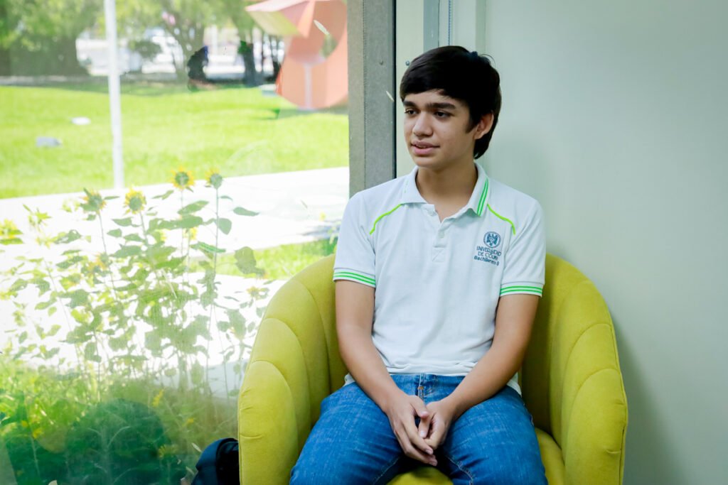 Ángel Uriel, bronce en olimpiada matemáticas Asia-Pacífico_d