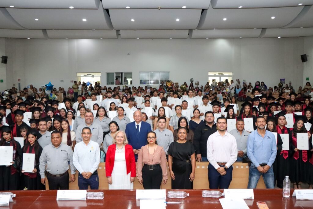 Graduación del Bachillerato 5 de Tecomán