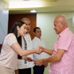 Gobernadora de Colima entrega pagos de marcha a familias de trabajadores de la educación