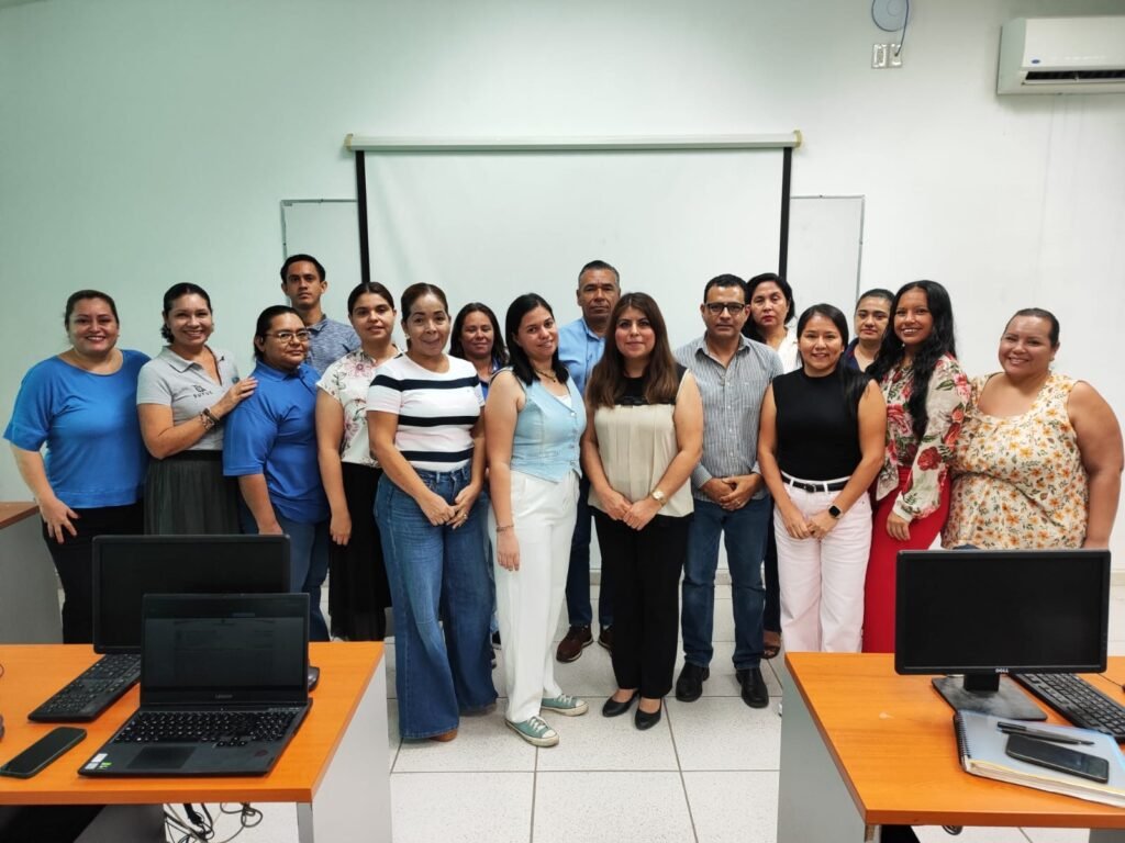 Capacitan a docentes del Bach 27 en educación inclusiva