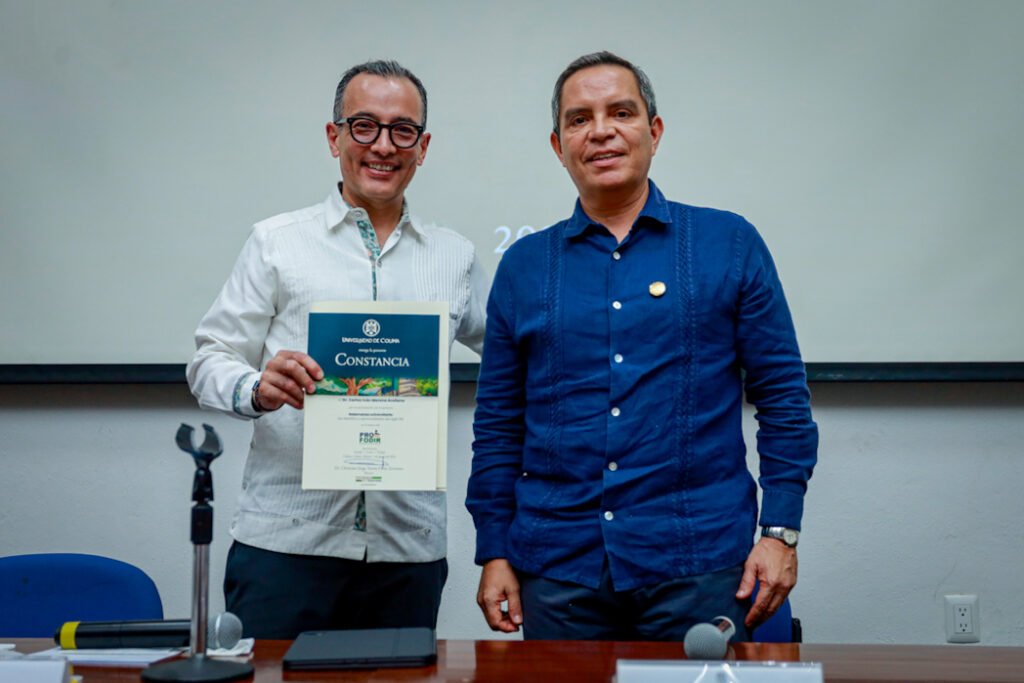 Dicta conferencia Carlos Iván Moreno, de la SEP, en la UdeC_g