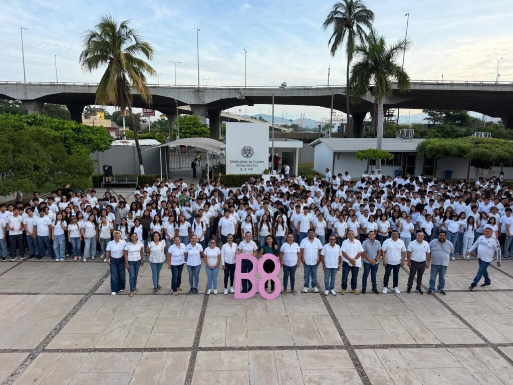 Celebra Bachillerato 8 su 48 aniversario