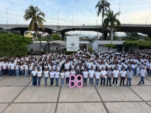 Celebra Bachillerato 8 su 48 aniversario