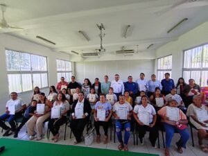 Concluyen 26 personas su educación básica con apoyo de UdeC_a