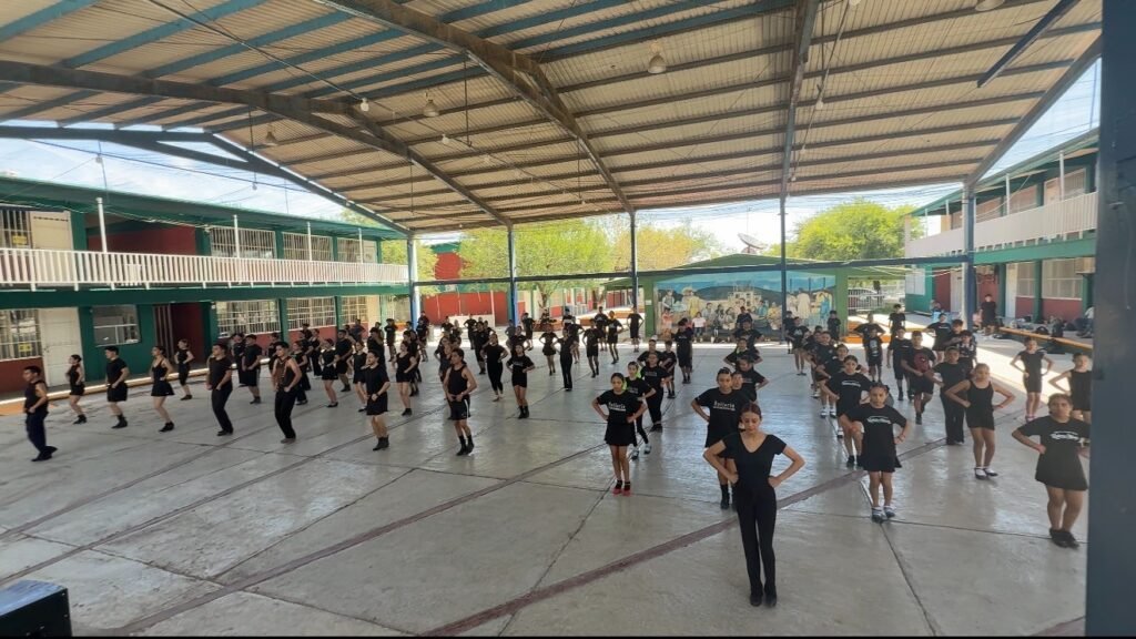 Docente del IUBA enseña técnica RaZa en Monterrey