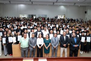 Egresan 106 jóvenes de la FCAT_d