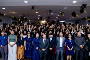 Entrega de certificados en la Facultad de Pedagogía