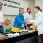 Entregan reconocimientos a estudiantes con trayectoria académica sobresaliente a nivel nacional