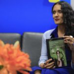 Gana Alma Delia Murillo Premio de Narrativa Colima 2026 por su obra “Raíz que no desaparece”