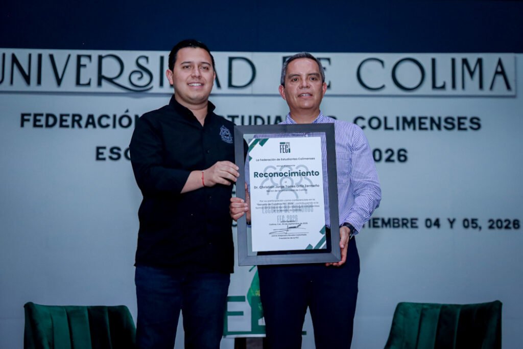 Rector UdeC dicta conferencia sobre liderazgo en Escuela de Cuadros de FEC_e