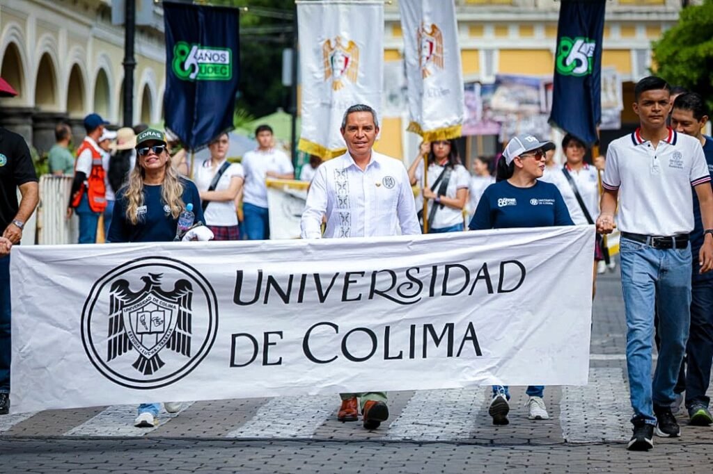 UdeC en desfile cívico por el 216 aniversario de la Independencia