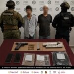 Fuerzas estatales y federales detienen en Manzanillo a dos presuntos miembros del CJNG; les aseguran armamento y presunta droga
