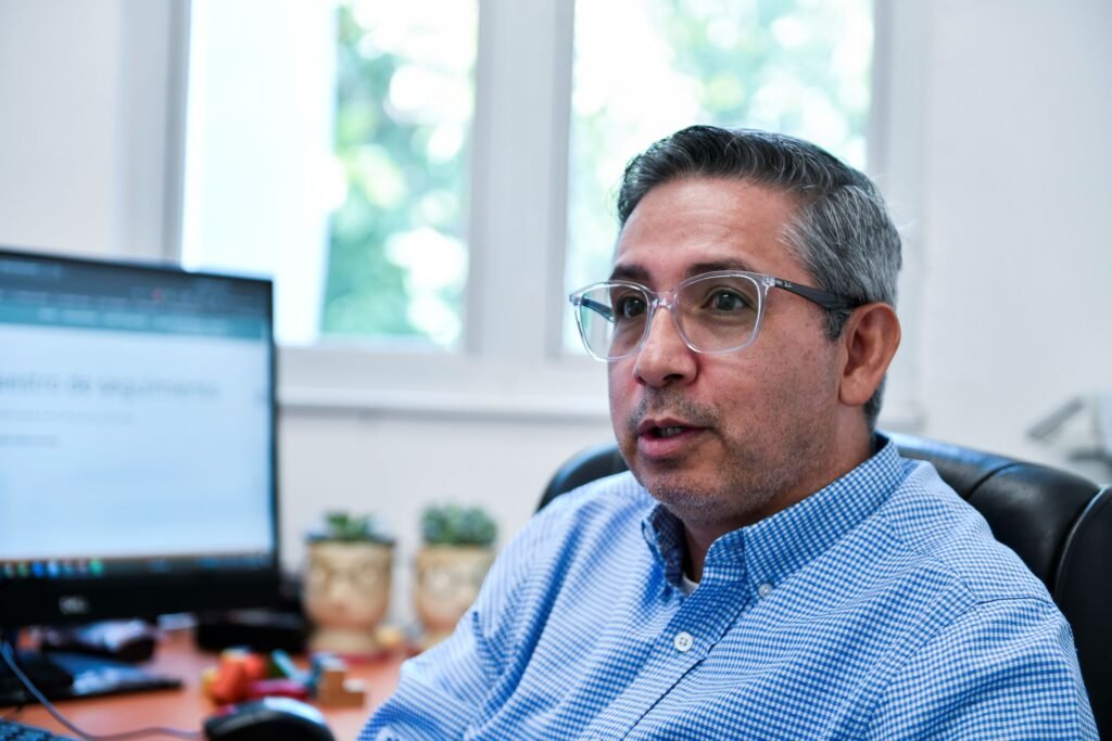 Entrevista con César González sobre salud y envejecimiento en México