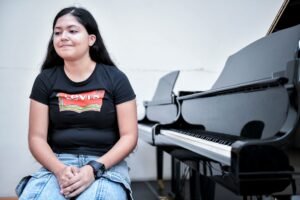 Gana alumna de la UdeC el VIII Concurso Musical RCO de ANUIES_b